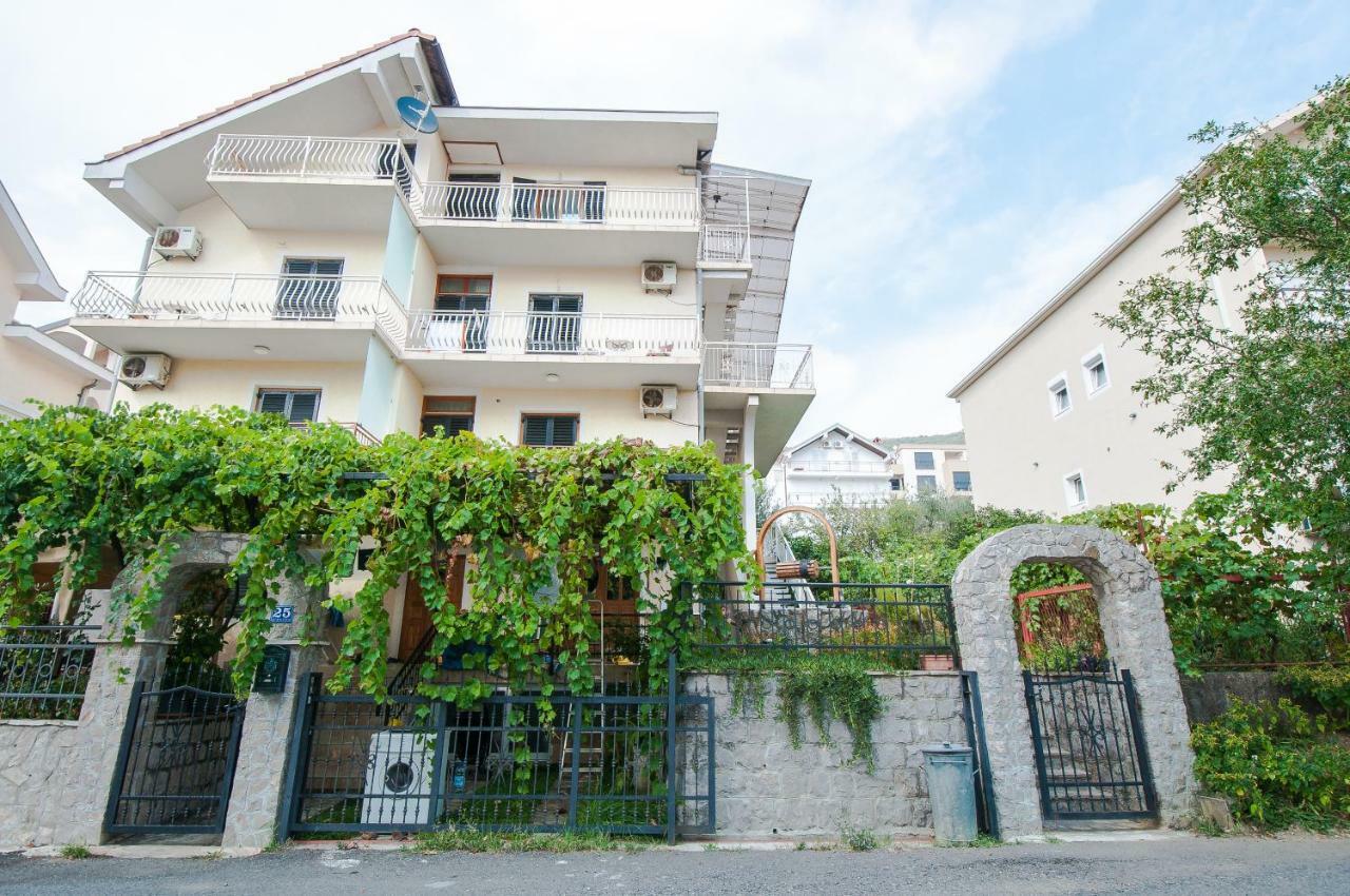 Apartments Milena Tivat Buitenkant foto